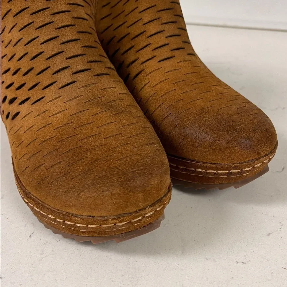 ANTELOPE TIFFANY Women's Tan Wedge Ankle Boots Euro 38 US 7-7.5